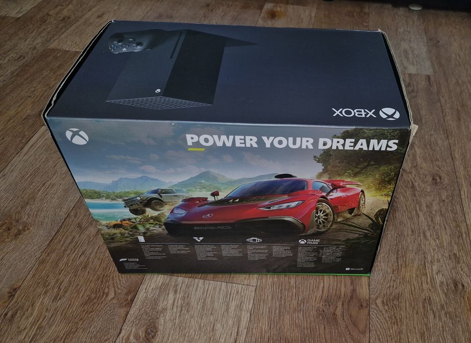 Xbox series X  + 2 геймпада + Game Pass Ultimate