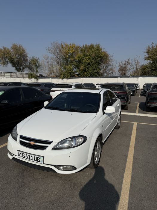 Gentra 2019 yil rangi oq yaxshi holatda xaydalgan top toza