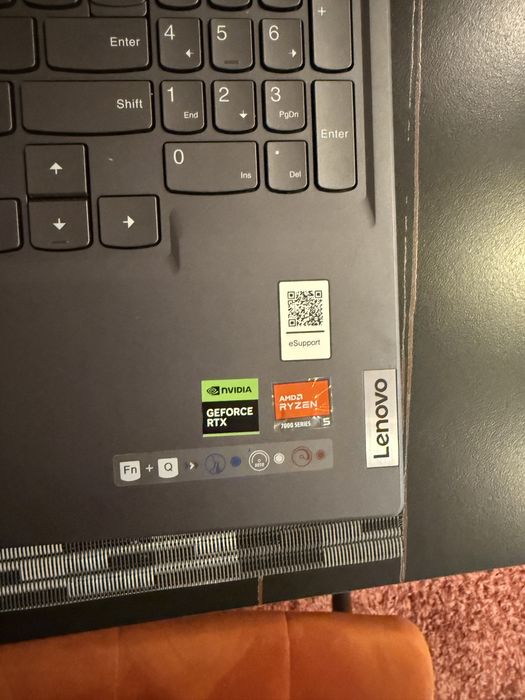 Laptop Lenovo Slim 5 16APH8