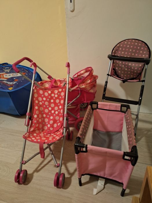 Колички за кукли, легло и столче за хранене