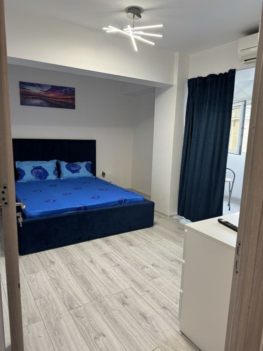 Vand Garsoniera decomandata centru