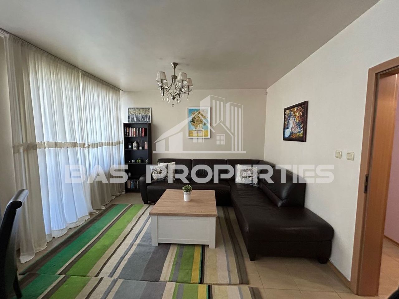 Дава се под наем Тристаен апартамент в София, Стрелбище - 100 кв.м за 850 € - Снимка #1