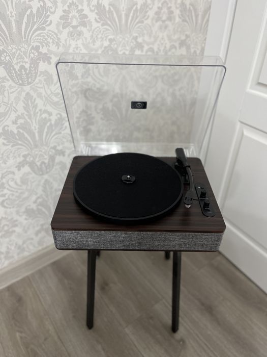 Продам виниловый проигрыватель ION Luxe LP в идеальном состоянии