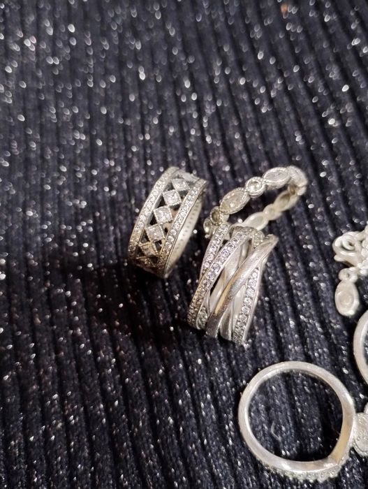 Пръстени и колие Pandora