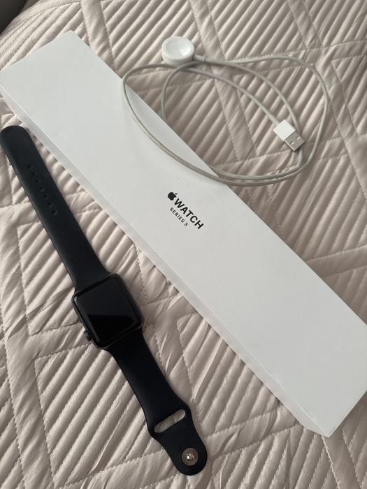 apple watch  продам зарядка коробка все есть состояние хорошое