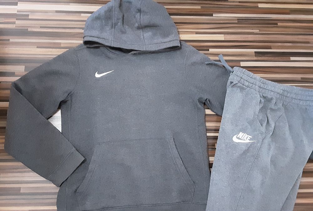 (L 147-158) NIKE оригинален ватиран екип 2ч. 89.00лв