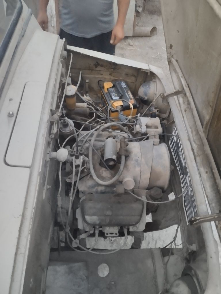 Luaz 1985 avtomobili