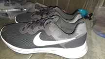 Adidasi Nike noi