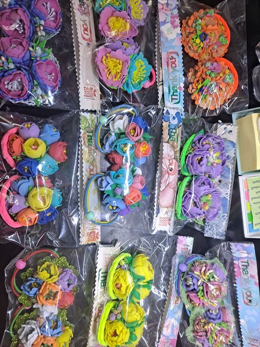 Заколки- резинки из фоамирана ручной работы. Цена - 20.000 сум за одну