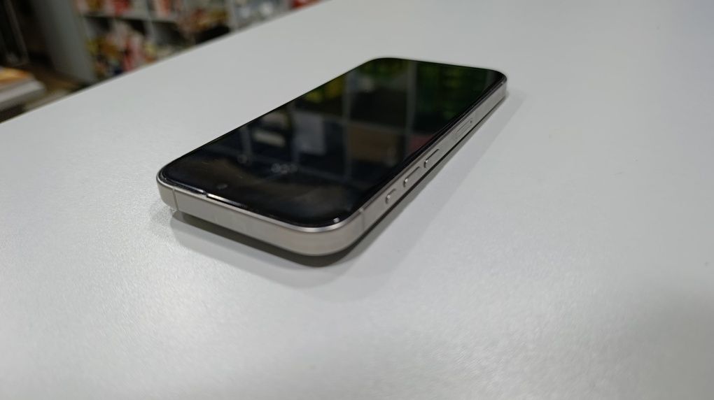 iPhone 15 pro 256gb koreyskiy region