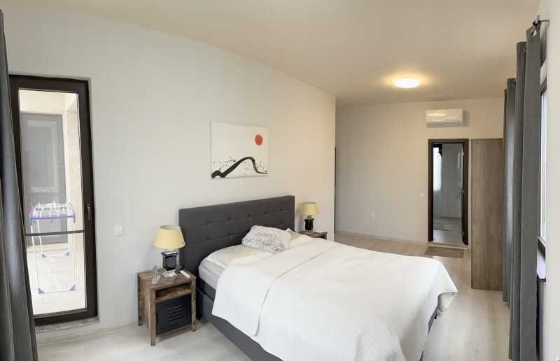 Дава се под наем Къща в Бургас, Сарафово - 220 кв.м за 1000 € - Снимка #1