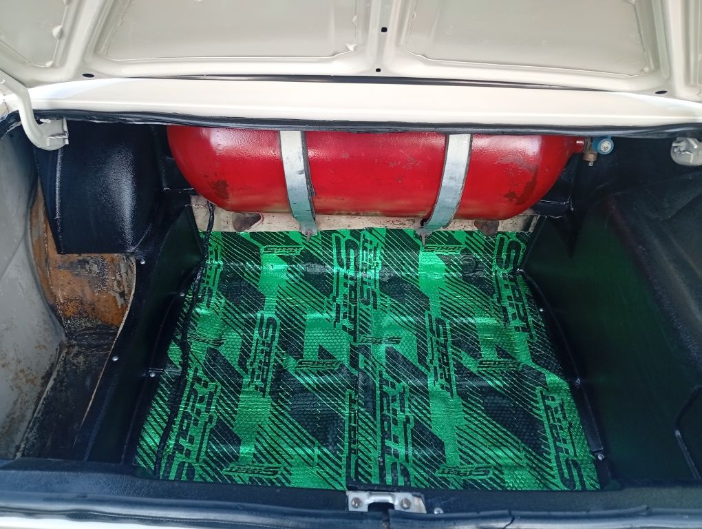 Vaz 2106 gazi bor 1980 yil kuzuf kraska dan chqgan gen berladi