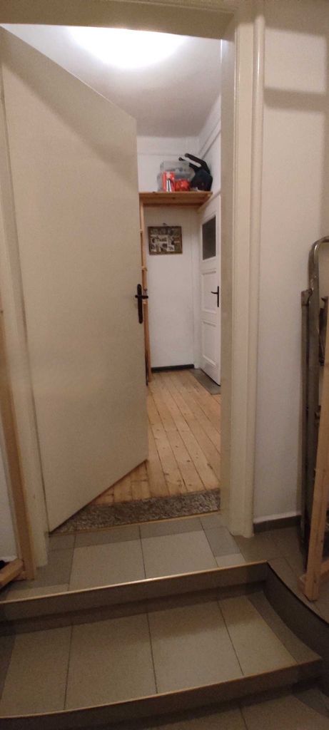 Дава се под наем Тристаен апартамент в София, Център - 49 кв.м за 400 € - Снимка #15