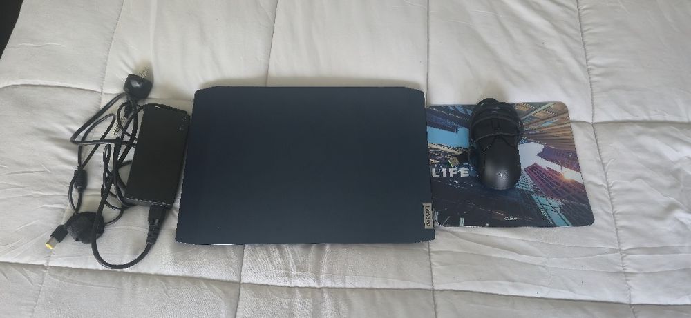 Laptop Gaming Lenovo IdeaPad 3 15ARH05 cu procesor AMD Ryzen 5 4600H p