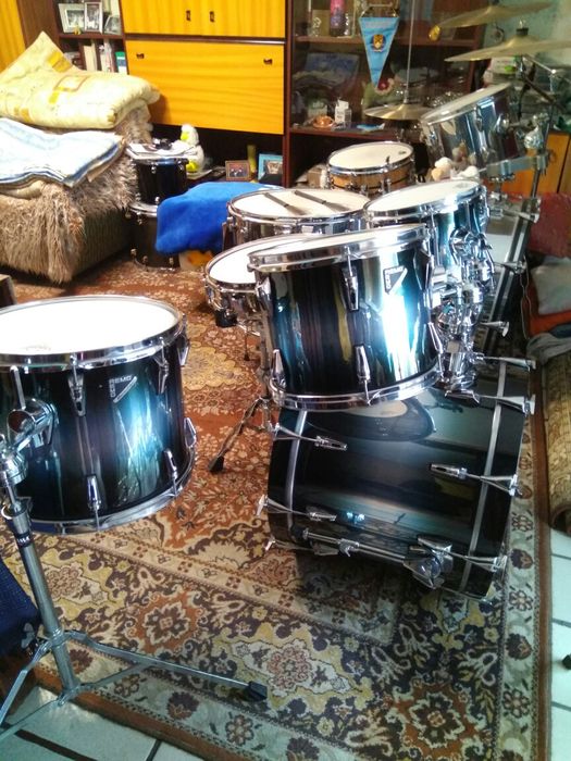 Продавам комплект барабани Remo Master Edge USA drum