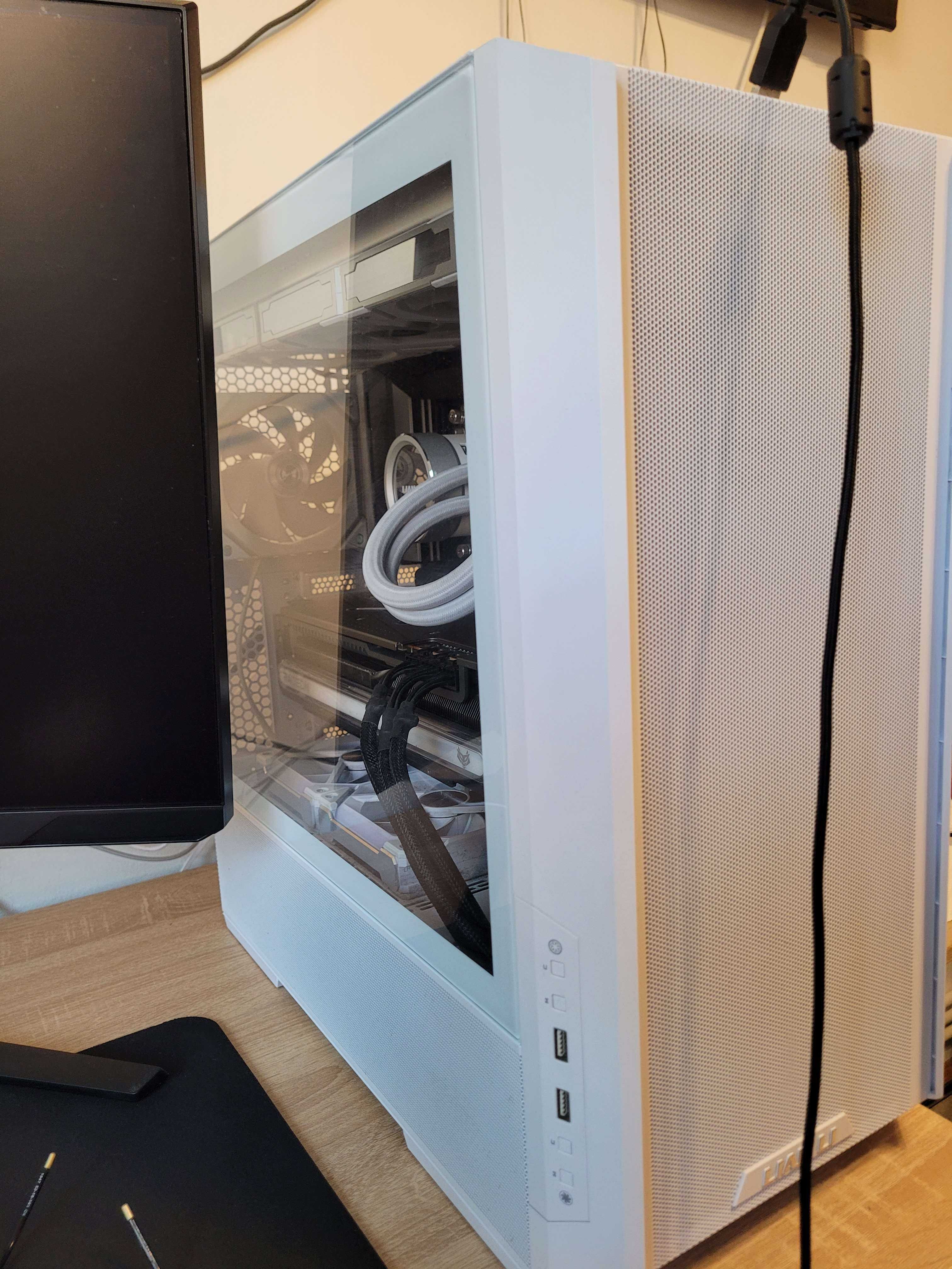 Calculator/Ultra High PC Gaming 7800x3D, 7900X, 32GB RAM M5