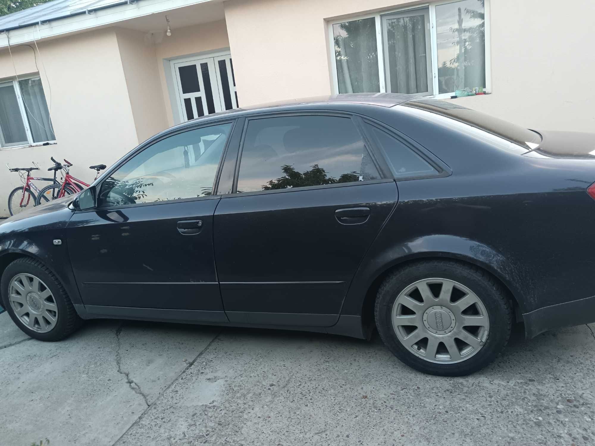 Vând audi A4 B6 1,6,benzină