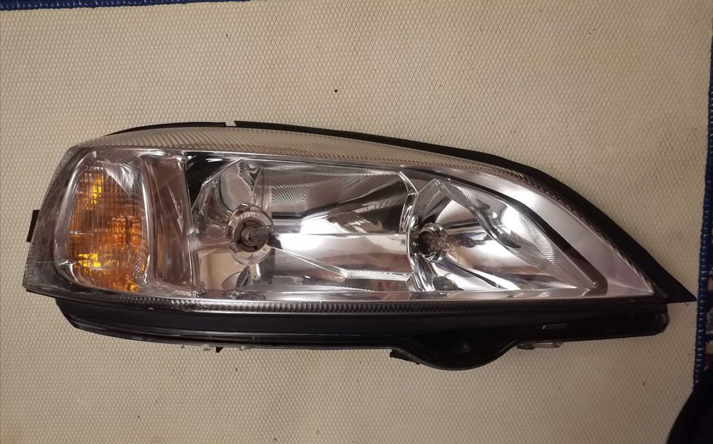 Десен ФАР за Опел Астра/Opel Astra G 1998--2004г полицейска Астра