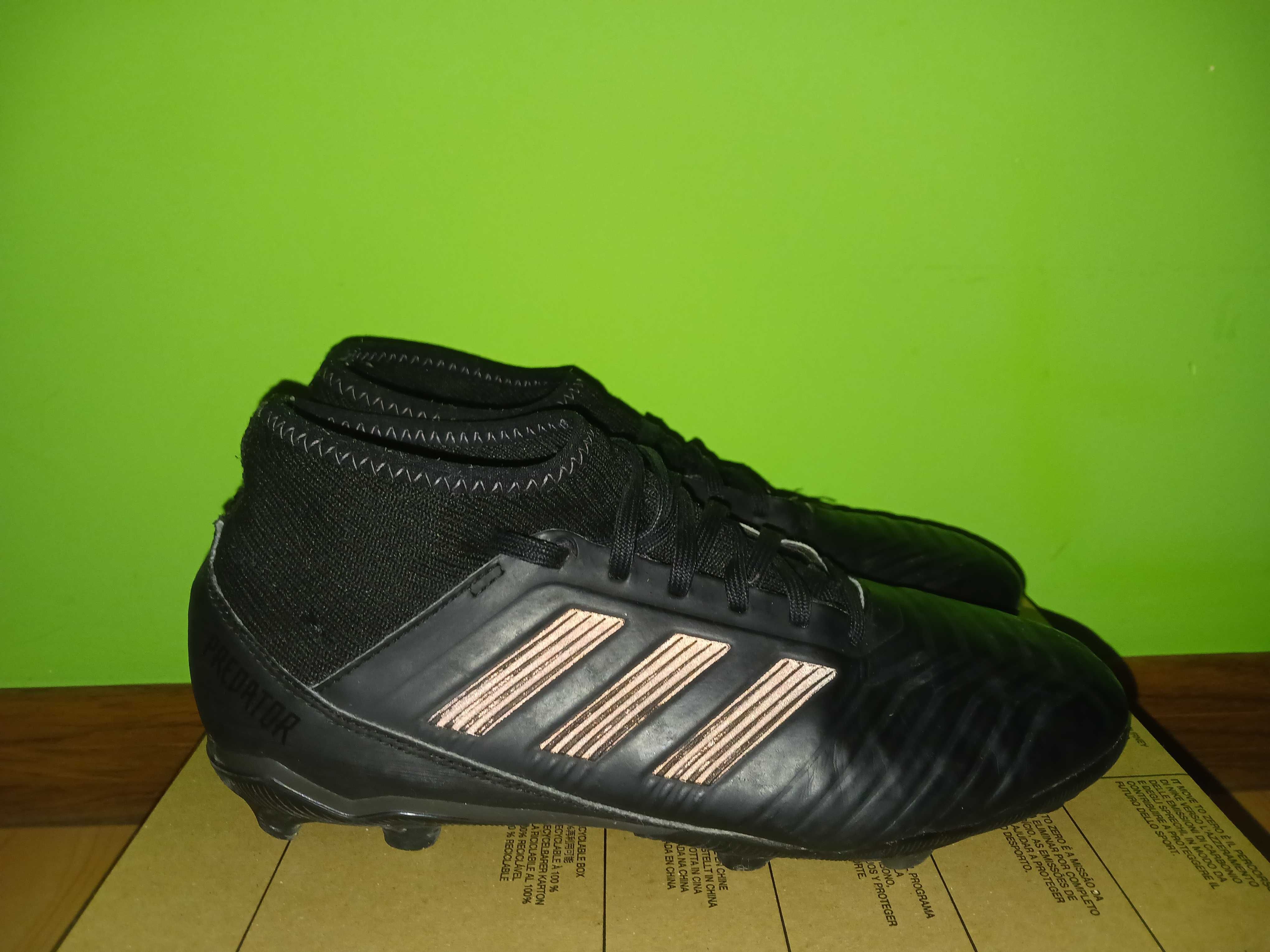 Футболни Бутонки Adidas Predator