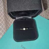 Кольцо с бриллиантом Tiffany & Co
