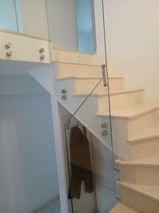 Balustrade din sticlă și Inox