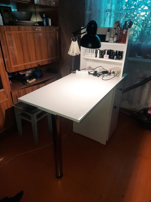 Продам стол для маникюра
