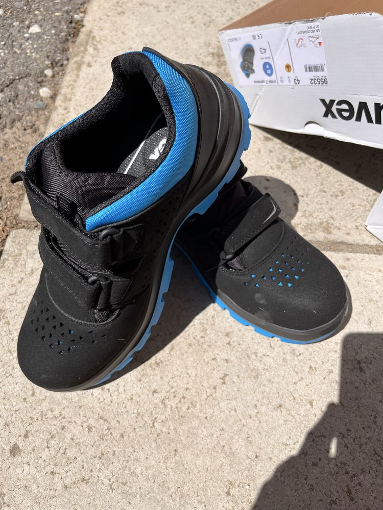 Pantofi de protecție UVEX, mărimea 43 — noi!