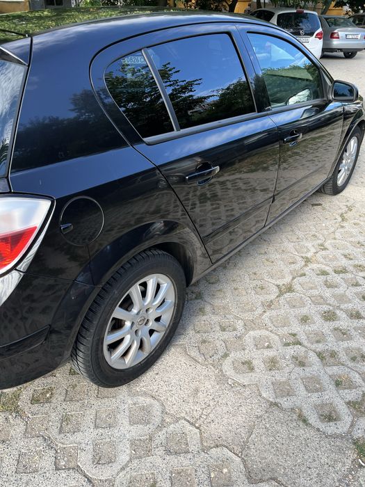 Опел Астра H 1.8