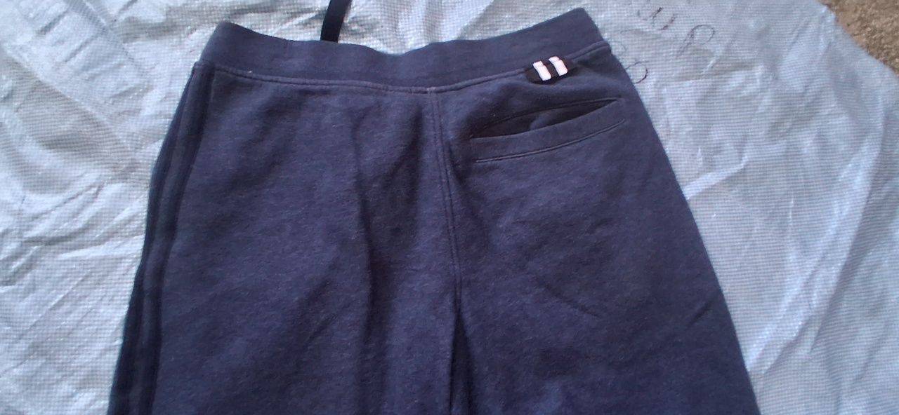 Pantaloni scurți din bumbac adidas mărimea M