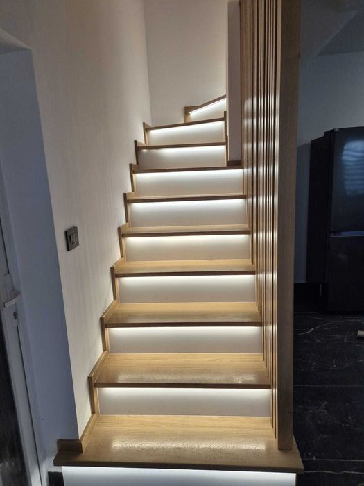 Scari din lemn masiv de stejar