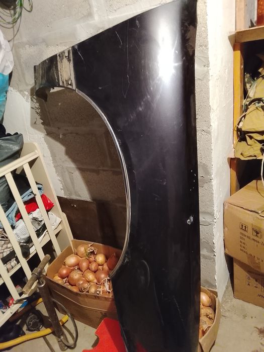 Продам правое крыло ниссан сефиро а32