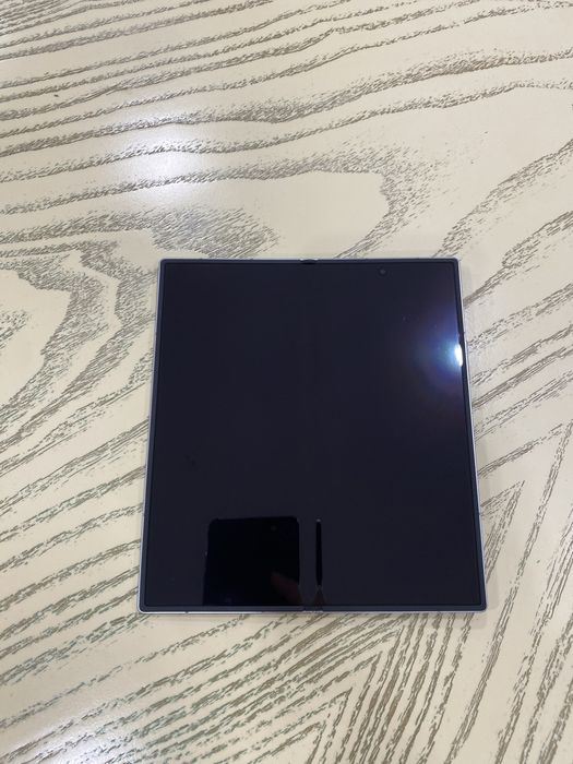 Galaxy Z fold 7, 12/256 GB. Yangi karobkadan chiqgan 10kun boldi.