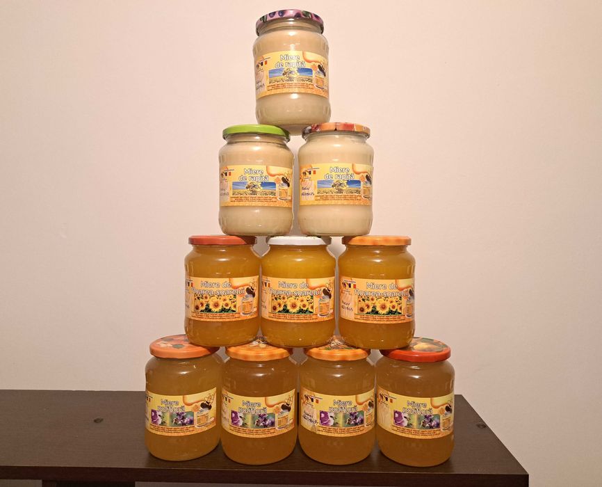 Vând miere de rapiță și de floarea soarelui