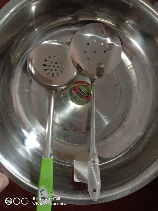 Katta laganlar sotiladi yangi qalini