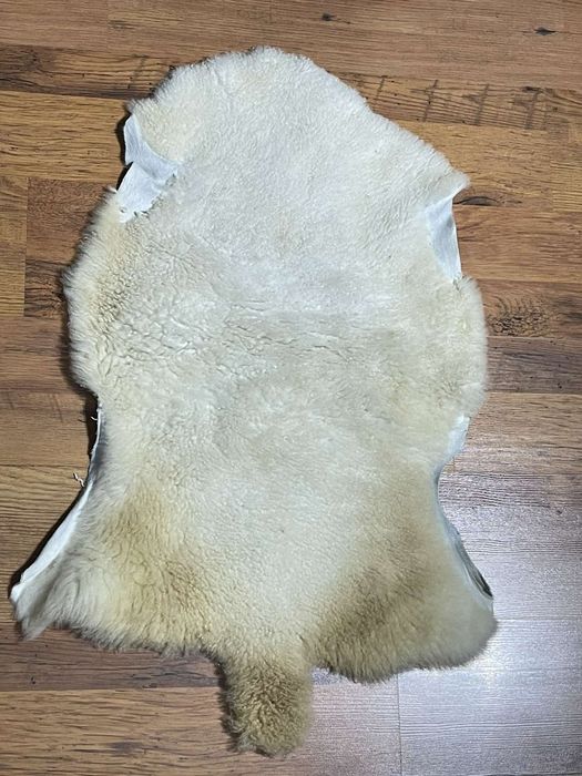 Обработени агнешки кожи