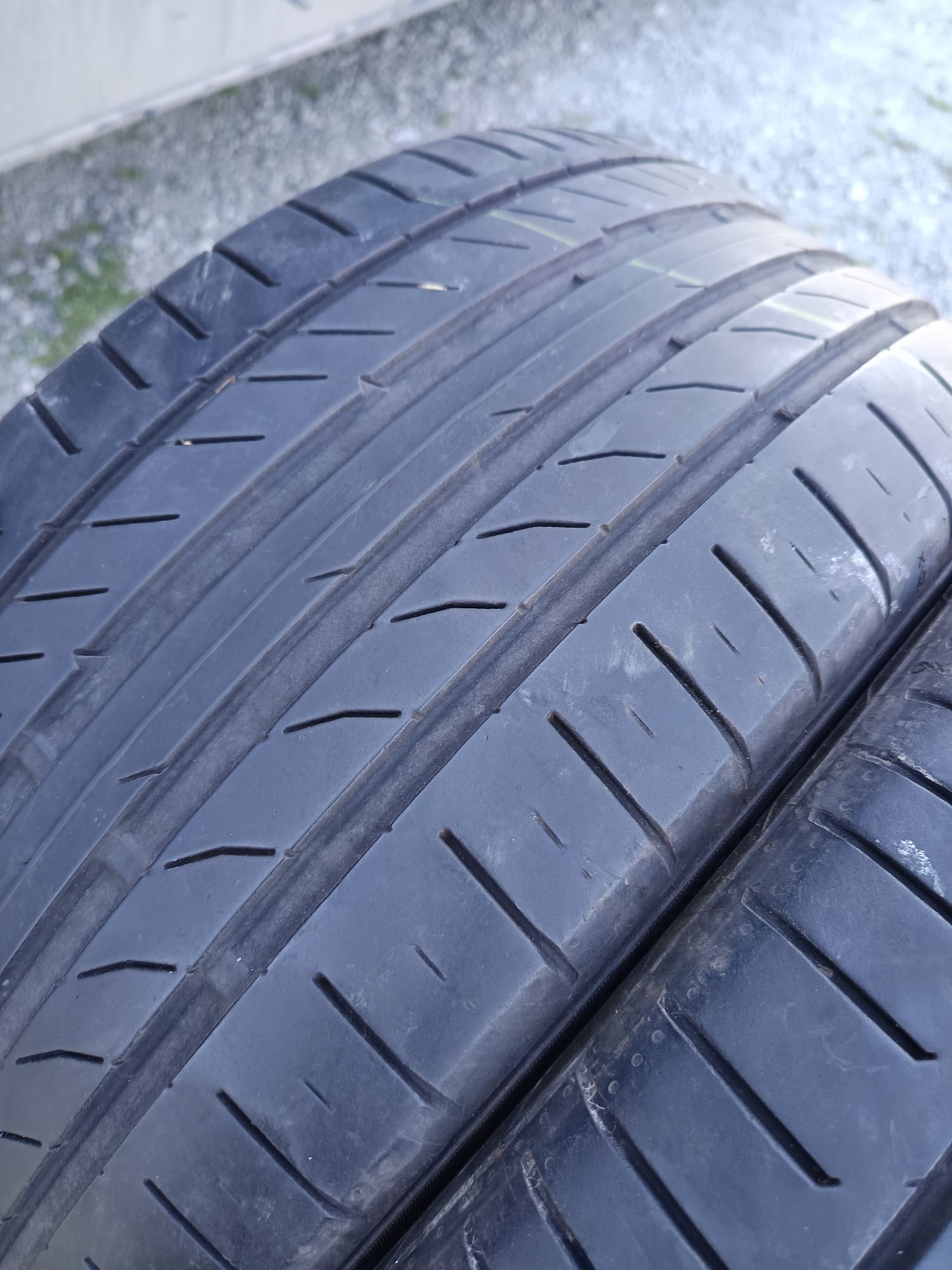 235 45 R 17 W Continental Дот 0420