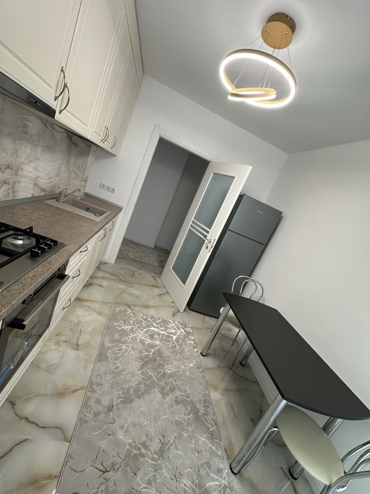 Proprietar inchiriez Apartament 2 camere decomandat zona Kogalniceanu