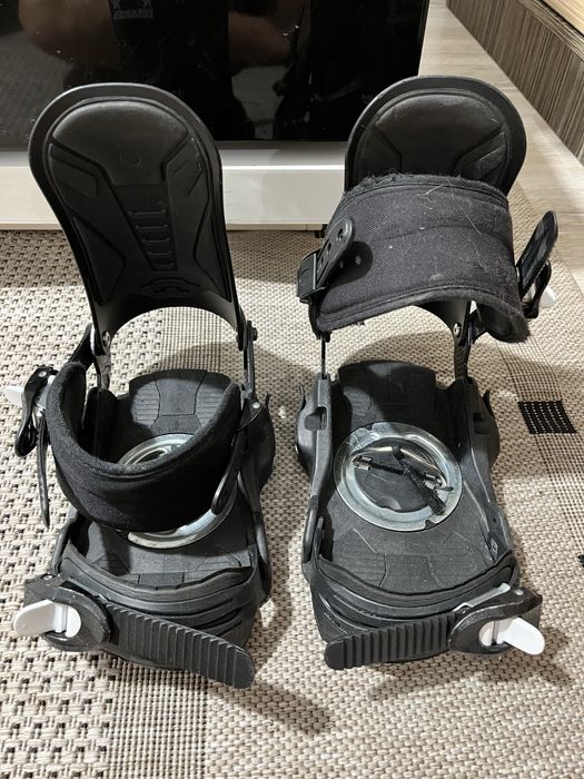 Сноуборд Rossignol Alias 140см + автомати Rossignol Reflet S