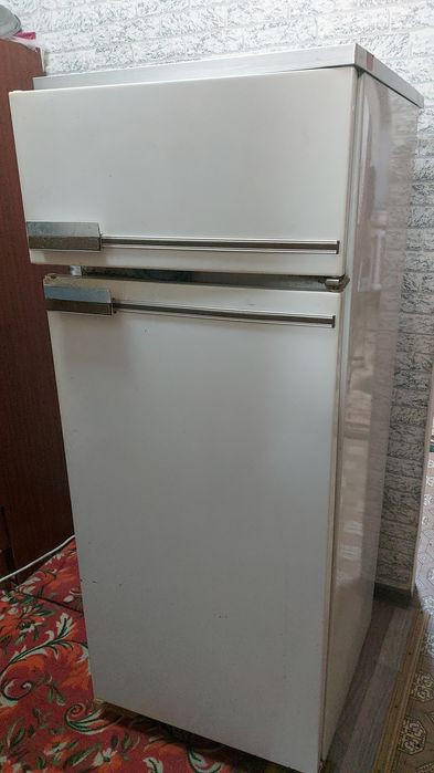 Холодильник Бирюса