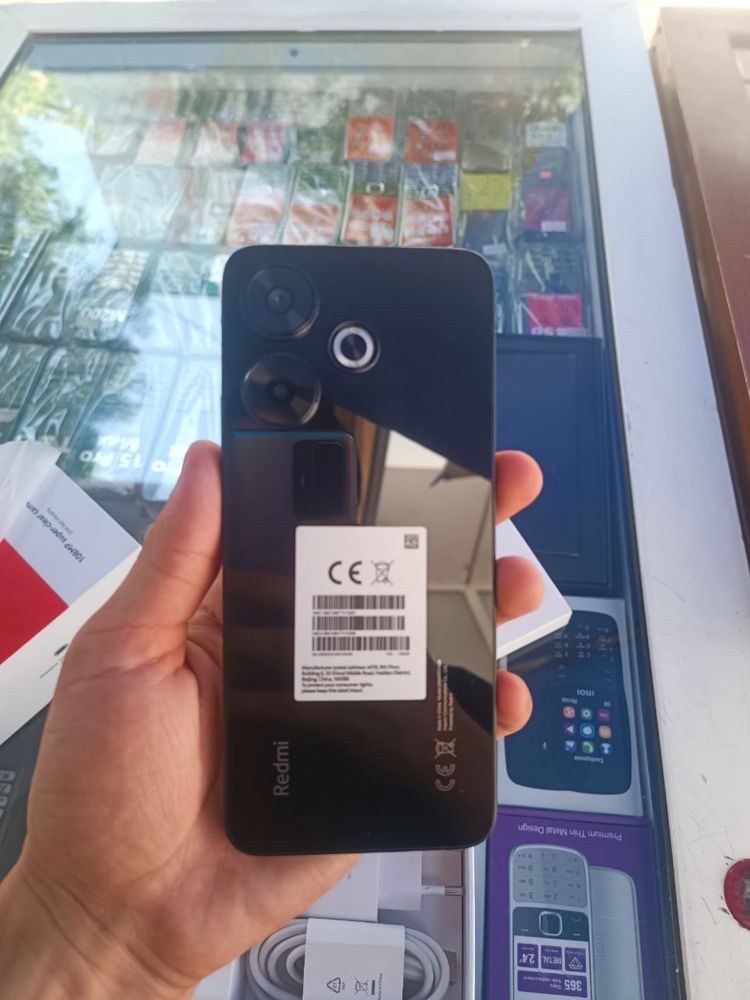 Redmi 13 yangi 1 kun ishlatilgan 1,700000 som kelishamiz  xotira 6/128