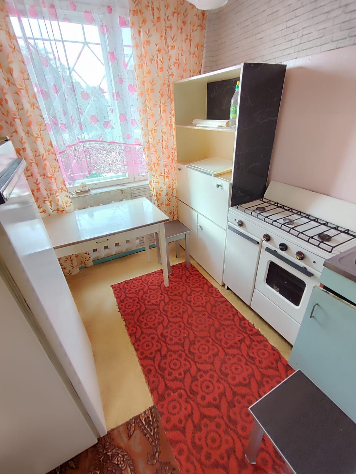Продам 2 х комн. квар., 7 мкр, 78 дом,  1 этаж.