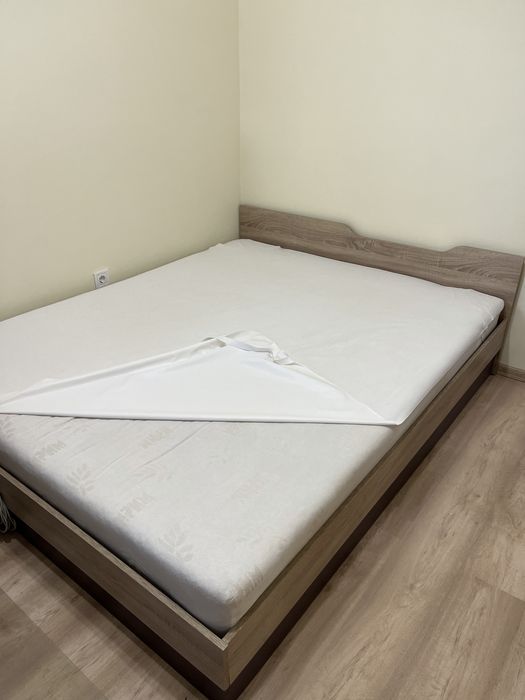 Спалня с матрак - размер 160/200