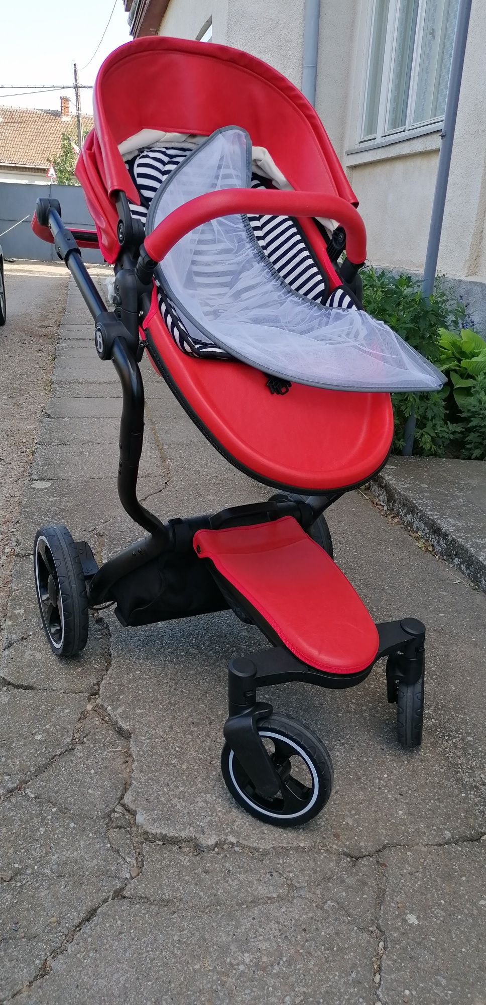 Vând cărucior Bebumi Sport 2in1