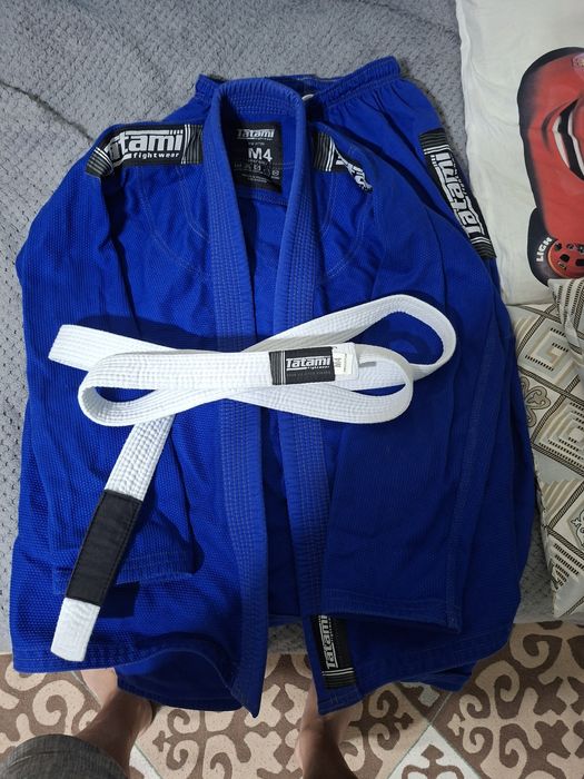 Продам кимоно для джиу-джитсу