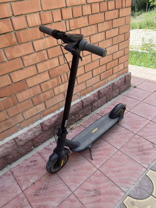 Электросамокат Ninebot