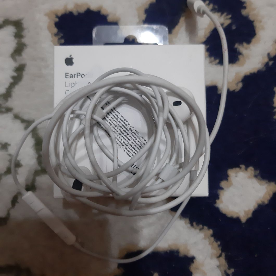 iPhone  наушники