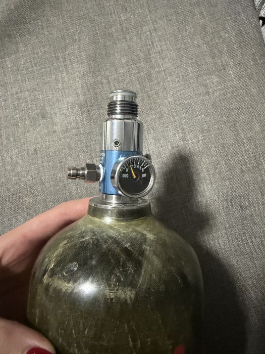 карбонова бутилка със сгъстен въздух hpa