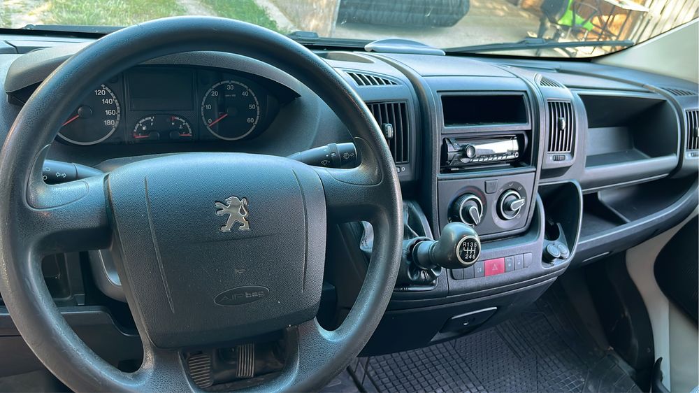 Peugeot Boxer 2.2 Diesel – Caroserie Cub, AC, 143.000 km, An 2014