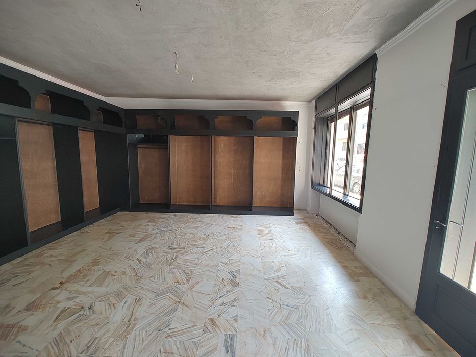 Inchiriem spatiu comercial central 110mp