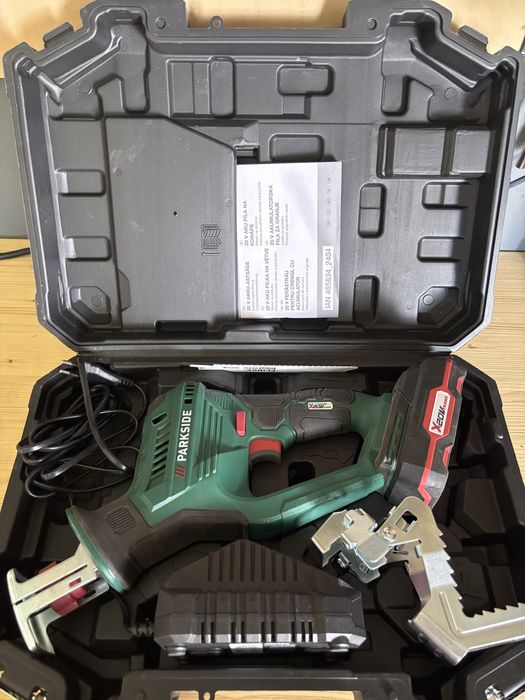 Fierastrau pentru taiat crengi PARKSIDE PASA 20-Li + acu si Încărcător